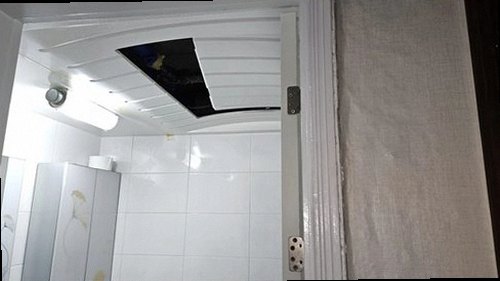 강북구 누수탐지 수도계량기 별침과 누수 피해 천장을 확인하는 현장