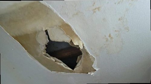금천구 누수탐지 천장 누수 흔적과 보일러 배관을 확인하는 현장