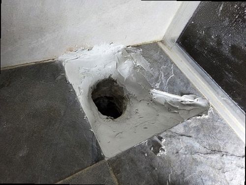 누수탐지 벽면 누수 점검 장비 사용 장면