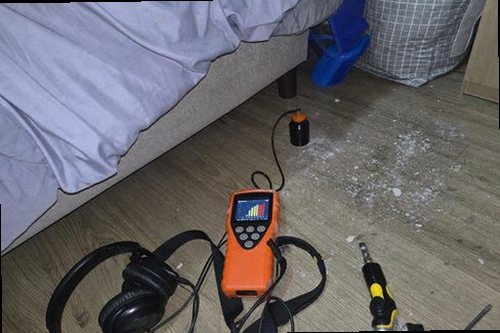 누수탐지 누수 위치를 확인한 뒤 배관 보수와 마감 복구 순서를 안내하는 현장