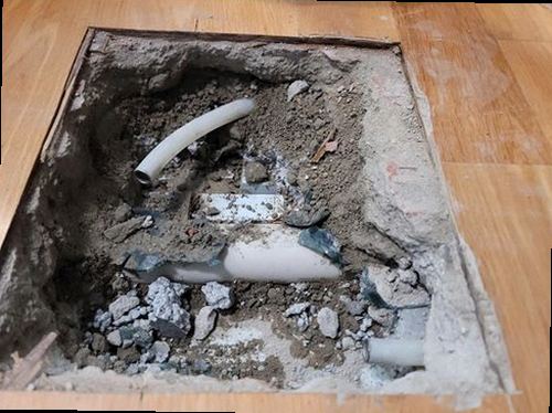 연수구 누수탐지 천장 얼룩과 벽지 들뜸이 확인된 처치 전 현장