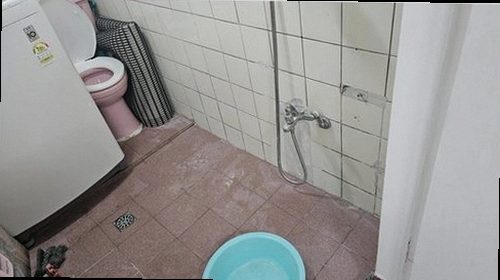 기장군 누수탐지 욕실 천장 누수 흔적과 수도계량기 확인 모습
