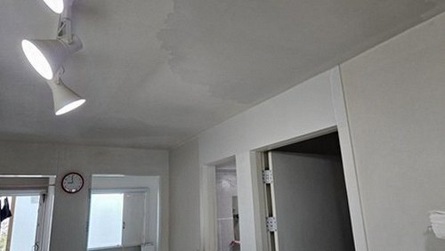 누수탐지 바닥 배수구 주변 방수 보수 점검 모습