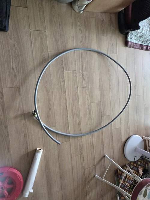 누수탐지 수도계량기 별침 확인 및 공압 검사 준비 장면