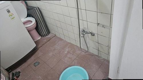 사하구 누수탐지 누수 지점을 최소 범위로 개방하고 배관을 확인하는 현장