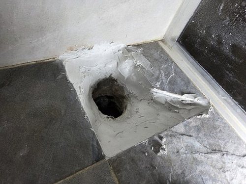 누수탐지 옥상 방수층 점검 장면