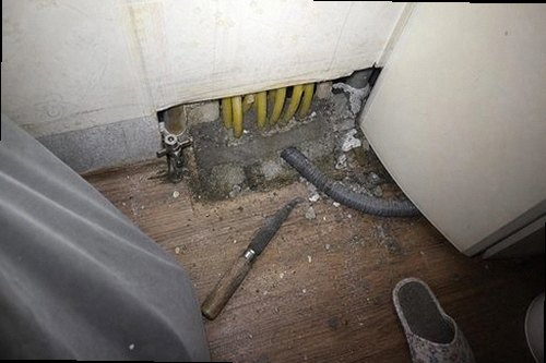 세종시 누수탐지 천장 얼룩과 배관 누수 여부를 확인하는 현장 점검